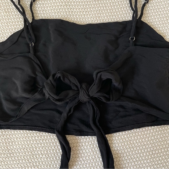 BRANDY MELVILLE - Black Tie Up Open Back Crop Top - Picture 3 of 6